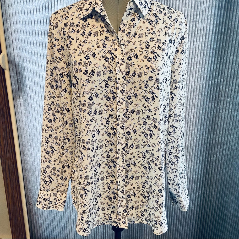 Banana Republic Dillon Classic Fit Shirt
Size Small